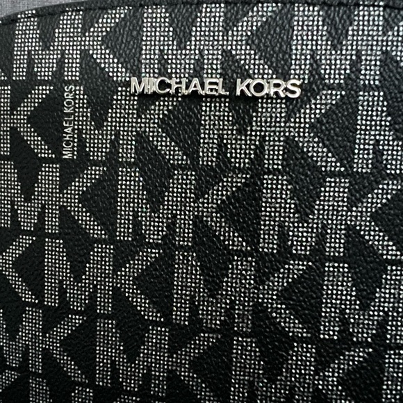 NWT MICHAEL KORS CINDY LARGE BACKPACK SAFFIANO LEATHER - Picture 2 of 7